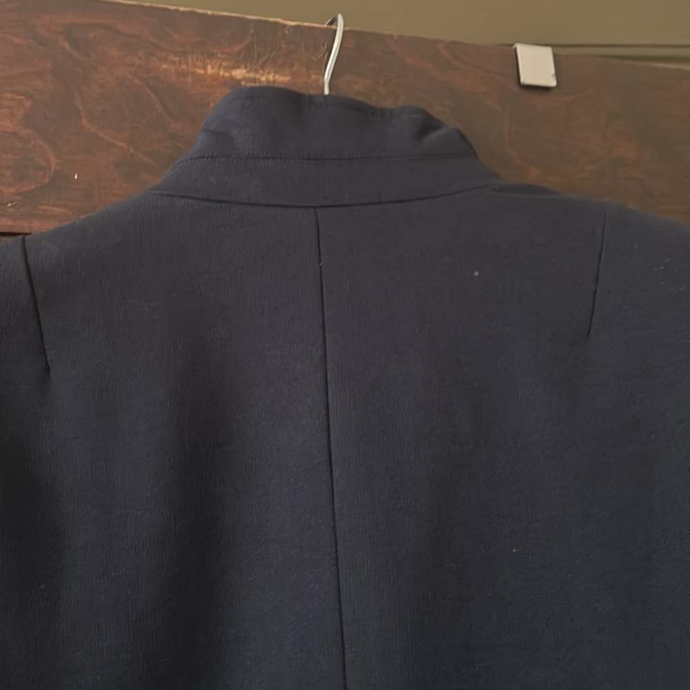 Gap cotton/spandex, lined navy blazer with brushed gold buttons. - Picture 6 of 8